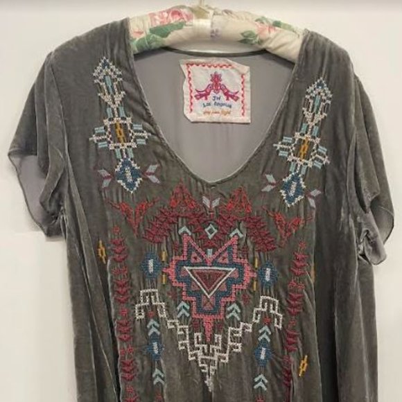 Johnny Was Clothing JWLA Embroidered Velvet Tunic Size Medium - Picture 3 of 7